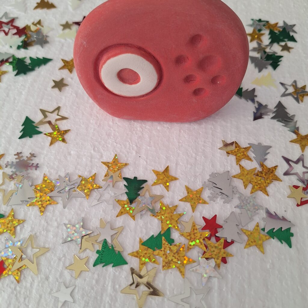 ΜΑΤΙ ΣΤΡΟΓΓΥΛΟ ΚΟΚΚΙΝΟ