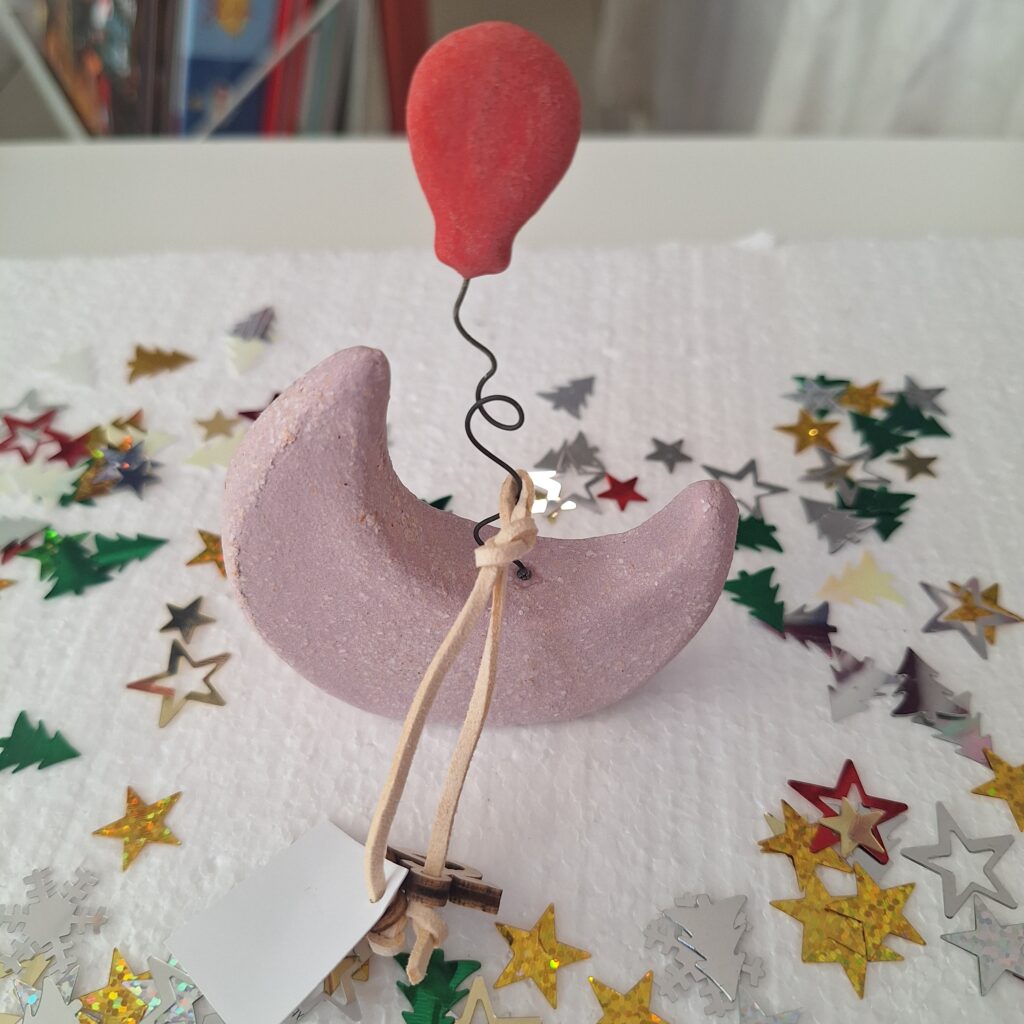 ΦΕΓΓΑΡΙ ΜΙΚΡΟ ΛΙΛΑ ΜΕ ΜΠΑΛΟΝΙ