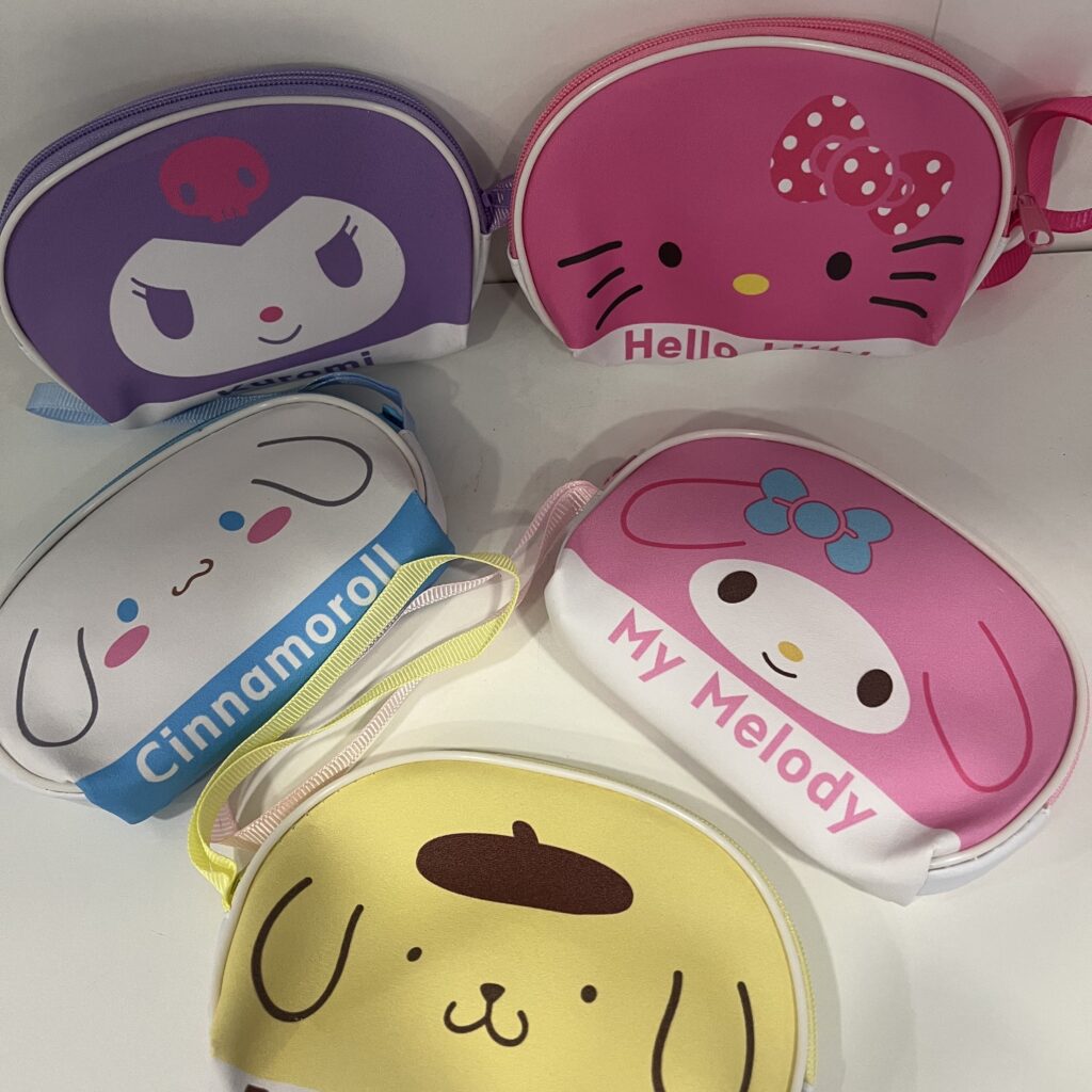 ΠΟΡΤΟΦΟΛΑΚΙ ΜΙΝΙ KUROMI AND FRIENDS ΦΑΤΣΟΥΛΑ