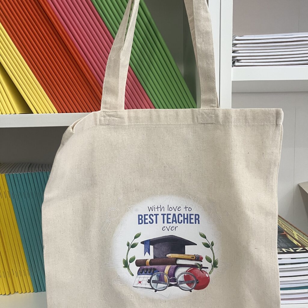 ΤΣΑΝΤΑ WITH LOVE TO THE BEST TEACHER EVER