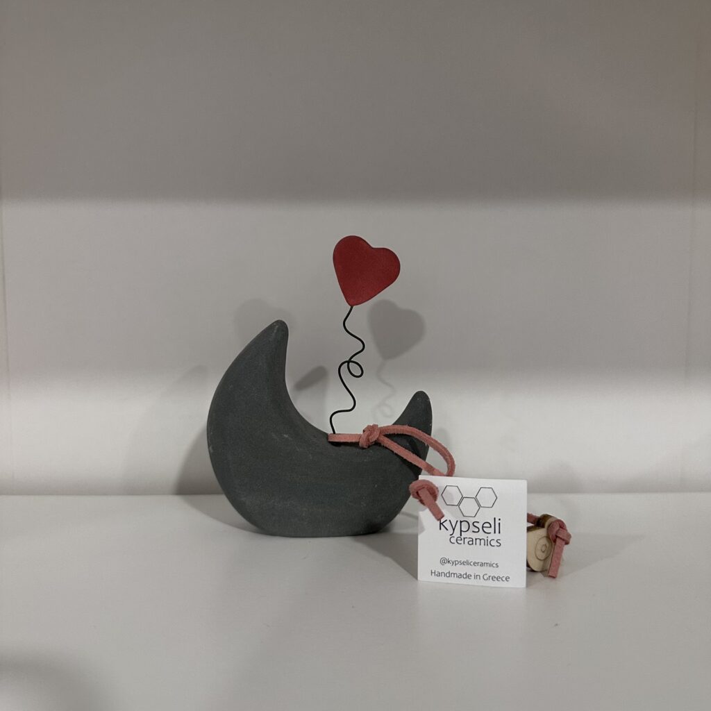 ΦΕΓΓΑΡΑΚΙ ΚΕΡΑΜΙΚΟ ΜΕ ΚΡΕΜΑΣΤΟ ΜΠΑΛΟΝΙ