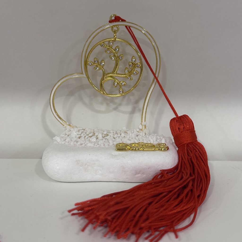 ΚΑΡΔΟΥΛΑ ΣΕ ΠΕΤΡΑ ΜΕ ΔΕΝΤΡΟ