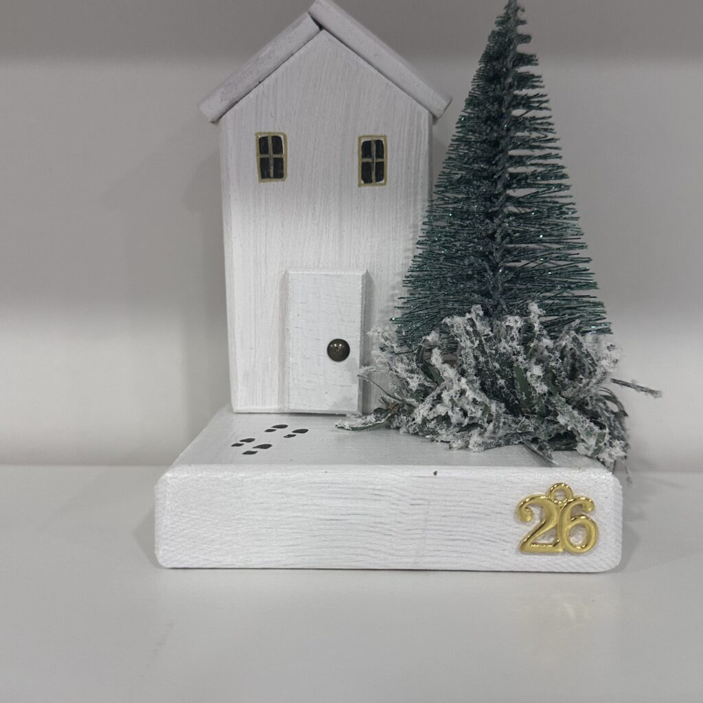 ΞΥΛΙΝΗ ΒΑΣΗ ΜΕ ΣΠΙΤΑΚΙ ΛΕΥΚΟ