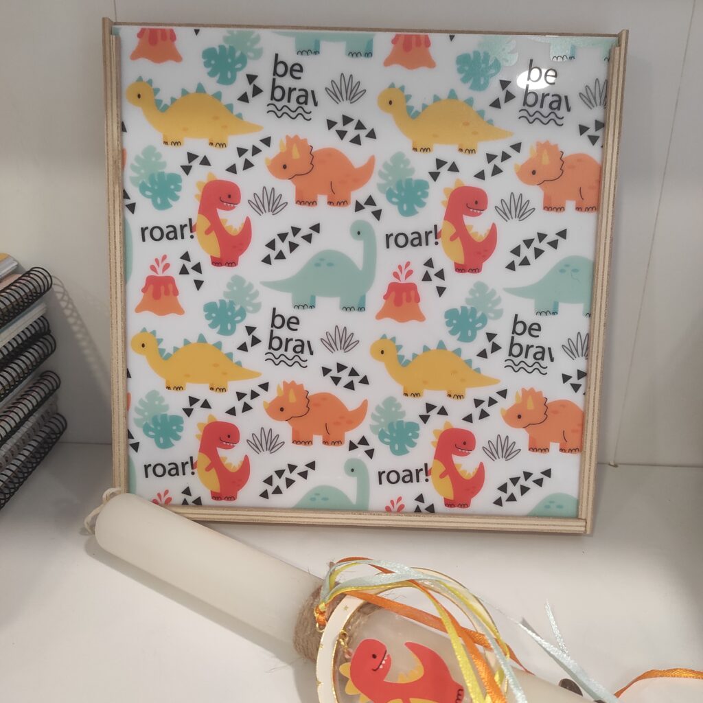 ΛΑΜΠΑΔΑ ΔΕΙΝΟΣΑΥΡΟΣ ΜΕ ΦΩΤΑΚΙ ΚΑΔΡΟ